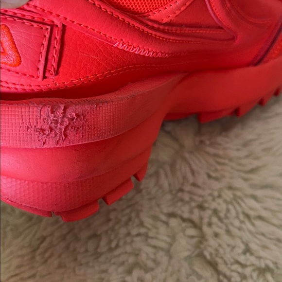 Fila Bold bright pink neon Sneakers owned by me not new but hardly warn - Picture 9 of 12